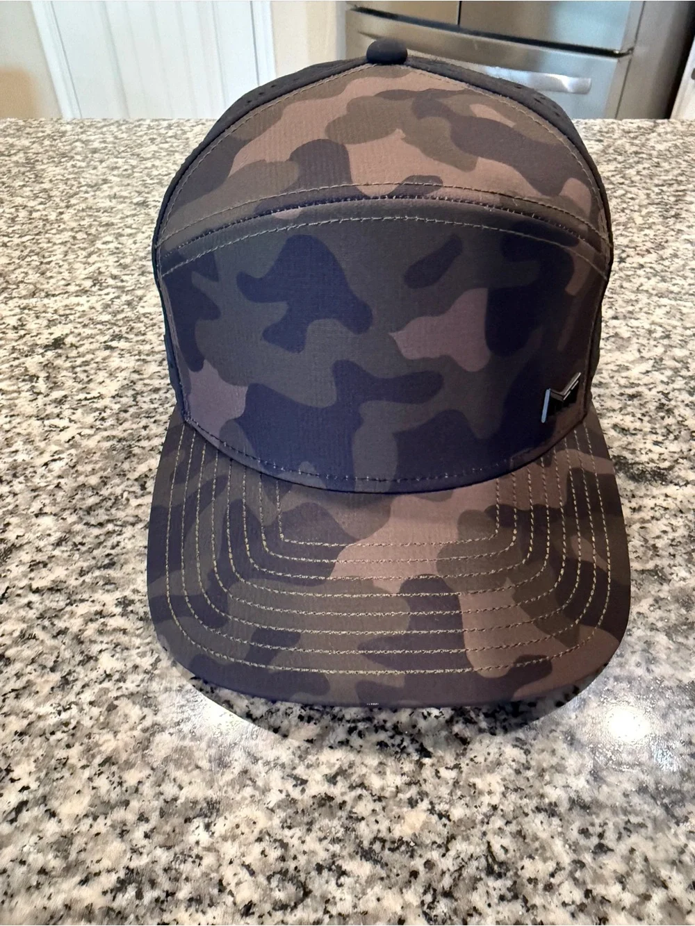 NWOT -Melin Trenches ICON SnapBack